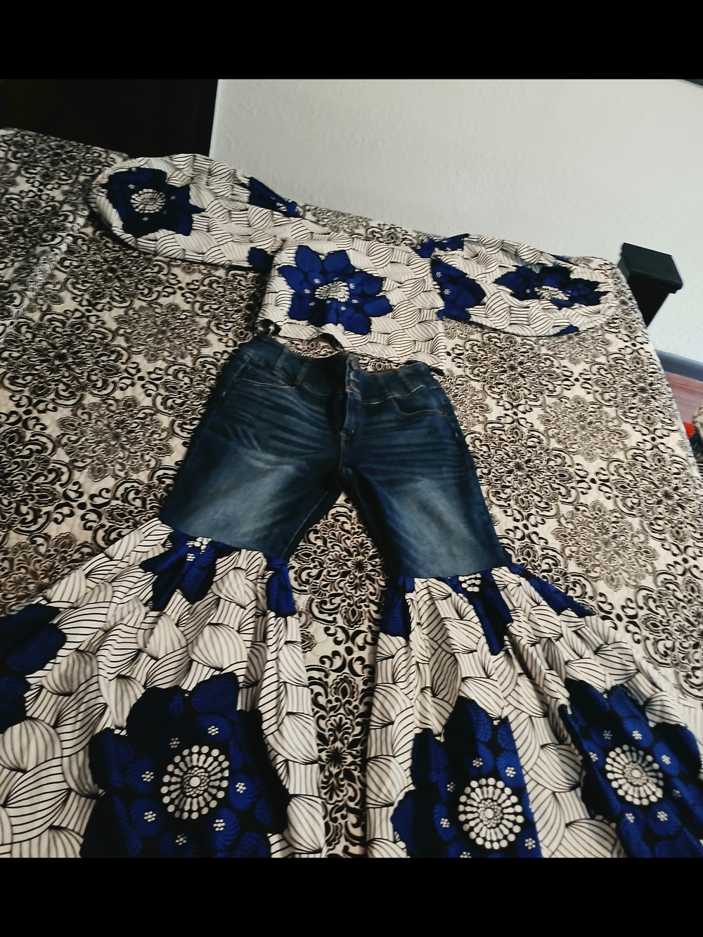 Custom Made Blue Floral Bell-Bottom Women’s Strech Jeans With Matching Top